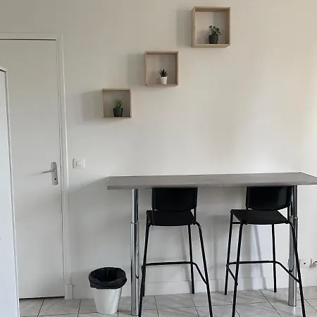 Apartamento Studio Central, Proche De Paris Et Disney, Gagny. *